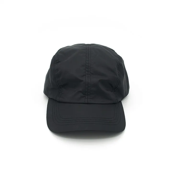 caipíní poileistir dubh