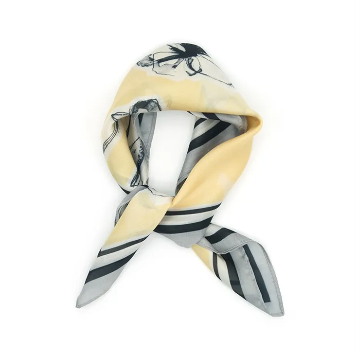 Scaifeanna Polai Floral Clasaiceach